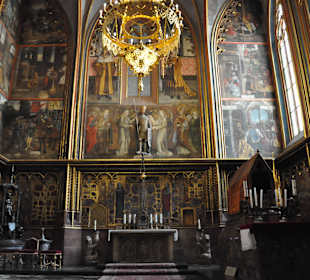 WNETRZE KATEDRY NA HRADCZANACH