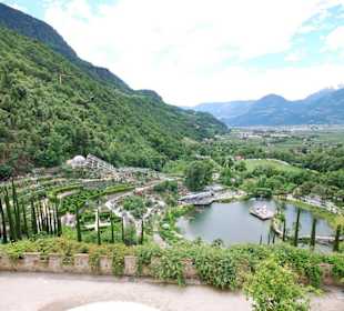 Blick auf Wasser- und Terrassengärten