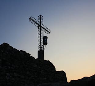 Kreuz auf dem Rocca di Manerba