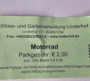 Einfahrt und Eintritt