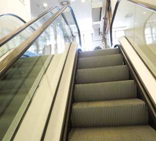Rolltreppe zum Restaurant