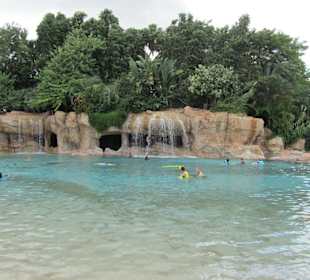 Becken zum Schwimmen