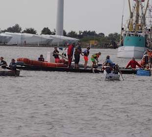 Start der Papierboote