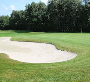 Durch Bunker geschützte Greens