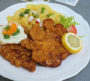 Beim Gasthaus Distelstuben in Weigoltshausen