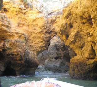 Einfahrt in eine Grotte