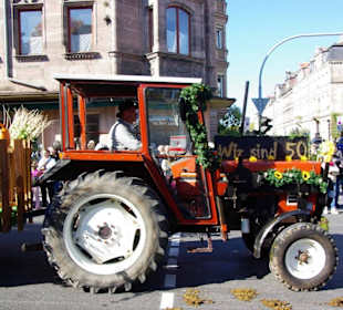 Volkstrachen Stadeln e.V.Erntedank m.Wasserrad