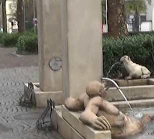 Laubebrunnen Peter Lenk