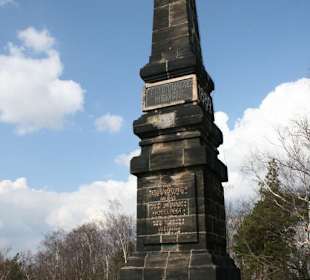 1888 errichteter Obelisk der Wettiner