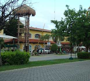 Shopping in der Hotelzone Playacar