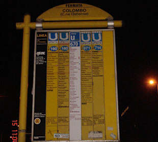 Bushaltestelle vor dem Hotel