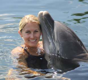 Schwimmen mit einem Delphin