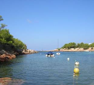 Cala Gracio - etwa 1 km entfernt