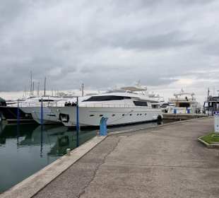 Noch größere Yachten