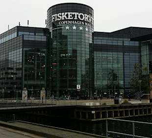 Einkaufs- Centrum Fisketorvet "um die Ecke"
