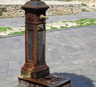 Trinkwasserspender in der Altstadt Alghero