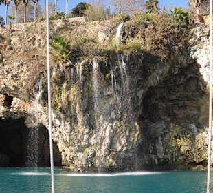 Wasserfälle am Hafen von Antalya