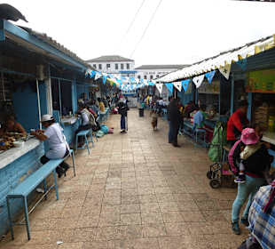 Samstag ist die ganze Stadt ein großer Markt