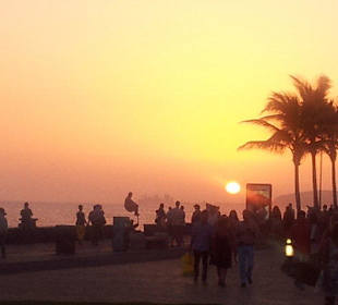 Promenade bei Sonneruntergang