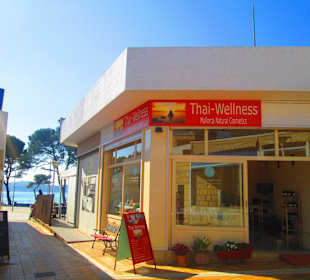 In front of the shop are very nice flowers