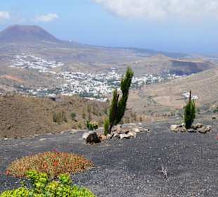 Blick auf Haria, etwas grünes gibt es
