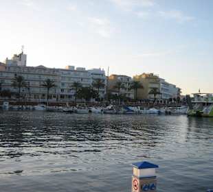 Hafen von Cala Bona