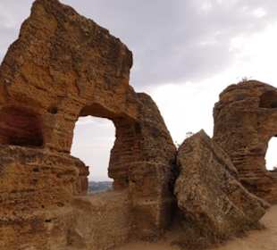 Nekropolen in der Stadtmauer