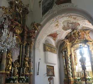 Blick zur Kirche St. Peter und Paul von Mittenwald