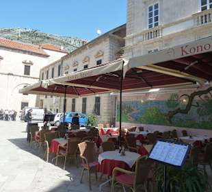 Direkt neben dem Dom