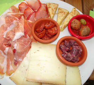 Vorspeisenplatte im Restaurant La Paëlla de la Mer