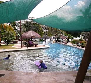 Pool auf derm Gelände von Bali Hai Cruises