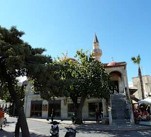 Blick von der Agora auf die Hadji Hassan Moschee