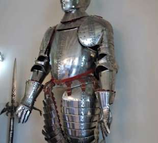 Rüstungen in der Burg Rabenstein