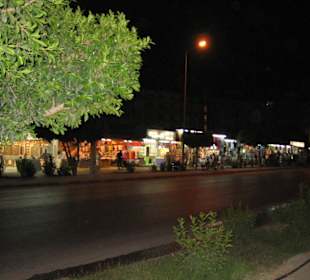 Die Einkaufstraße in Kilometerlänge