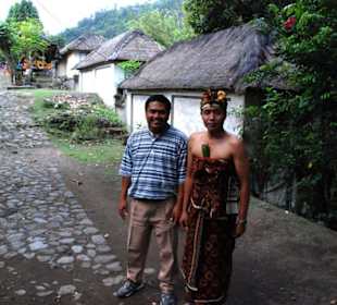 Gustav ( links ) mit einem Freund