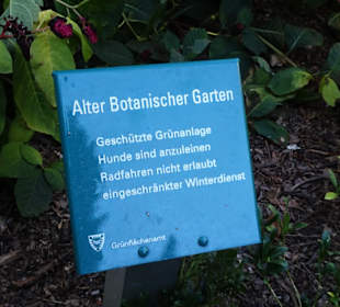 Infoschild am Alten Botanischen Garten Kiel