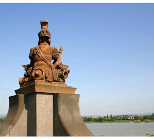 Denkmal an der Theodor-Heuss-Brücke