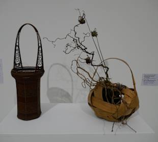 Henkelkorb für Blumen rechts