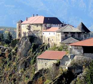Das Schloss am "Felsen-eck"