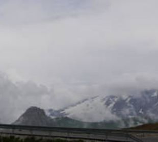Schnee im Hintergrund