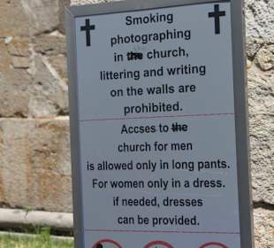 Gergetier Dreifaltigkeitskirche - Verbotsschild