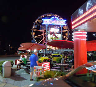   Checker Burger Driv Inn