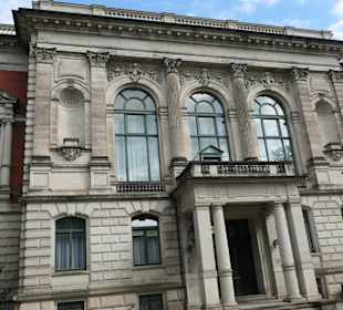 Das Palais am Fürstenwall in der Hegelstraße 42