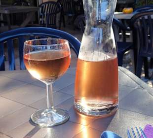 Rosé in der Abendsonne im L'Ecureuil