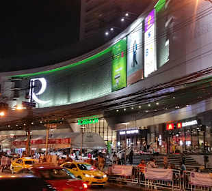 Einkaufszentrum unterhalb vom Hotel Centre Point Silom