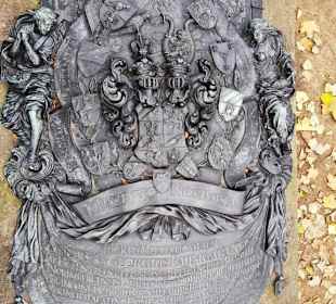 Wunderschöne Grabplatten