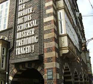 Markt,Deutches Haus erinnert an deutsche Teilung