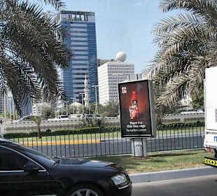 Durch die Straßen von Abu Dhabi