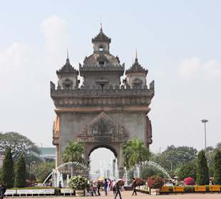 Patuxai, Vientiane