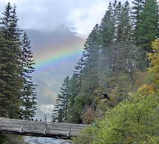 Ganz oben am Wasserfall